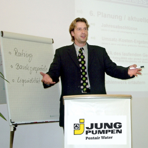 Jung Pumpen Seminar stärkt das Handwerk
