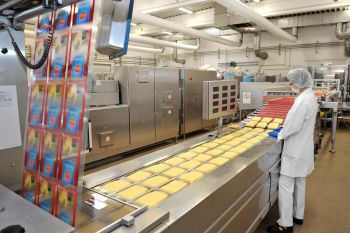 Zentrale Vakuumversorgung von Busch für das effiziente Verpacken von Käse