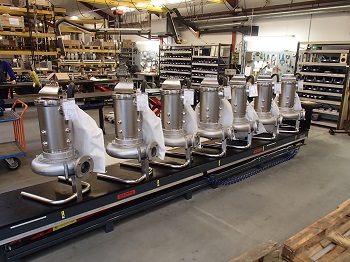 Kompakte Edelstahltauchmotorpumpe von Landia fördert stark ätzende Flüssigkeiten mit hohem Feststoffanteil