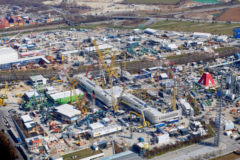 L’industrie des machines de construction et d’exploitation minière se prépare pour bauma 2022