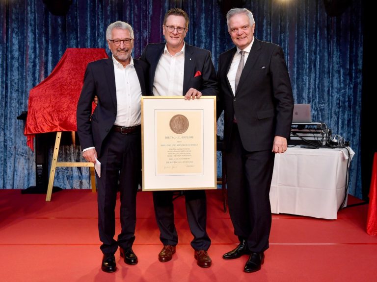 BTGA ehrt Manfred Schmitz mit Rietschel-Diplom