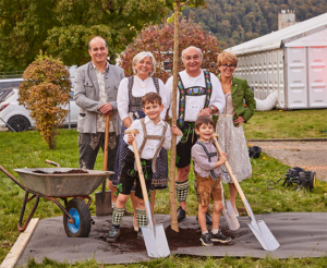 Lutz Holding Celebrates its 70th Anniversary with Oktoberfest Attended by Employees from all over the World
