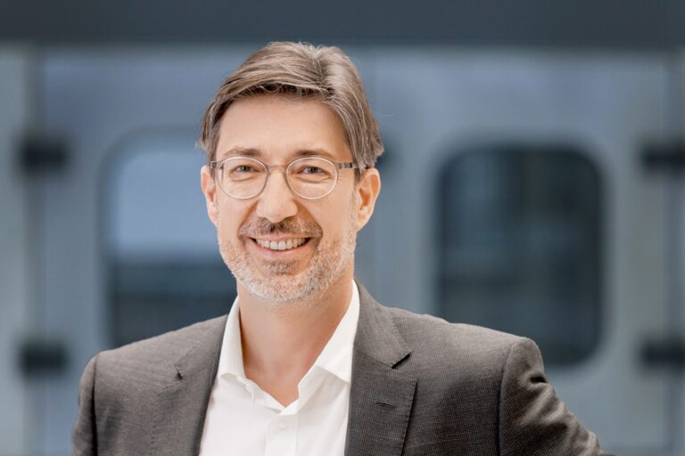 Ganzheitliche Linienkompetenz: KHS präsentiert Lösungen und Services auf der drinktec