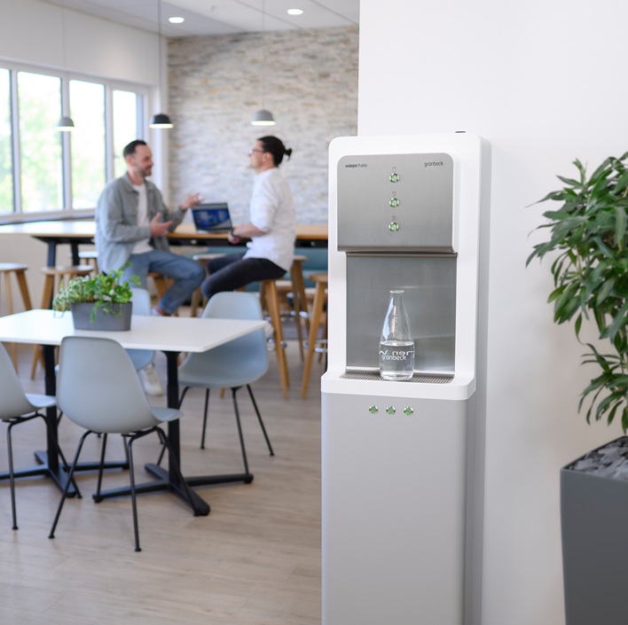 Hygienisch sicher, robust und barrierefrei: Der neue sodajet Public von Grünbeck