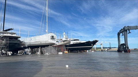 Reliable Boat Maintenance with Atlas Copco Portable Air Compressors in Coastal Environment