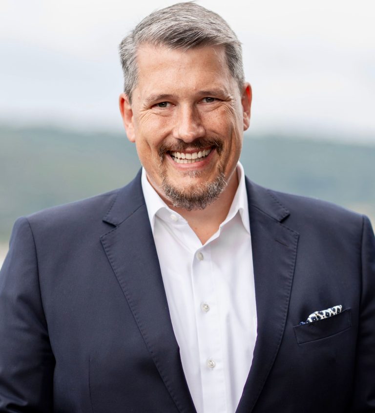 WIKA stärkt internationalen Vertrieb: Sascha Niederhagen übernimmt Region-EMEAI