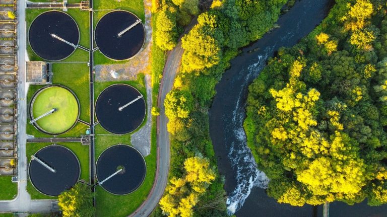 Wasser in Bewegung bringen: Herausforderungen in Abwassererfassung und -behandlung meistern