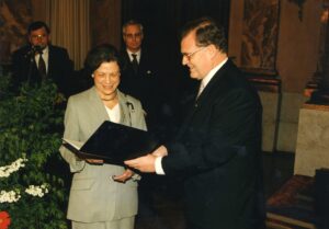 Zum 100. Geburtstag von Dorothee Bürkert: Im Mittelpunkt der Mensch